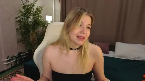 Snapshot of colleen_blake chatting on 05.30.26 Collen Mon Tue Wed Thu Fri GMT 3 0300am - 0900am online show from 05.30.26