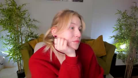 Snapshot of colleen_blake chatting on 05.31.26 Collen Mon Tue Wed Thu Fri GMT 3 0300am - 0900am online show from 05.31.26