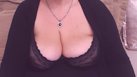 Maddison online show from 01.05.25