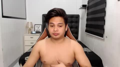 Snapshot of college_thai88 chatting on 01.13.25 Victor Grey online show from 01.13.25