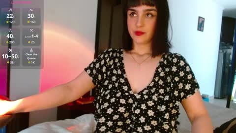 Snapshot of collette_beaufoy chatting on 12.16.24 Collette online show from 12.16.24