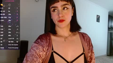Snapshot of collette_beaufoy chatting on 12.23.24 Collette online show from 12.23.24