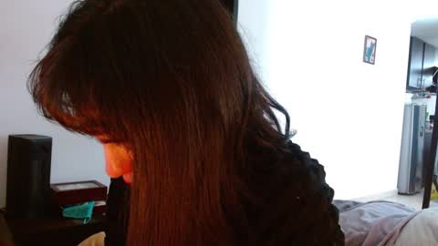Snapshot of collette_beaufoy chatting on 01.06.25 Collette online show from 01.06.25
