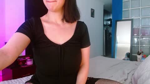 Snapshot of collette_beaufoy chatting on 01.19.25 Collette online show from 01.19.25