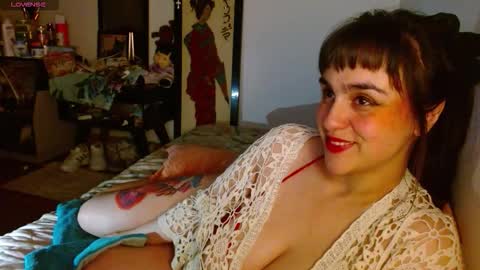 Snapshot of collette_beaufoy chatting on 10.12.25 Collette online show from 10.12.25