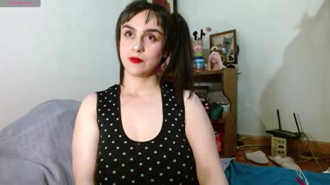 Snapshot of collette_beaufoy chatting on 10.19.25 Collette online show from 10.19.25