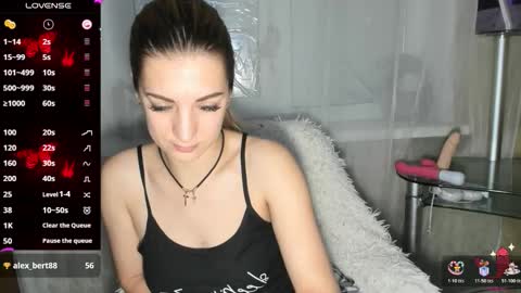 Snapshot of come_feel_me_ chatting on 11.17.25 Mia online show from 11.17.25