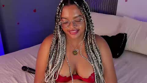 Snapshot of conielaurenth chatting on 02.15.25 conielaurenth online show from 02.15.25