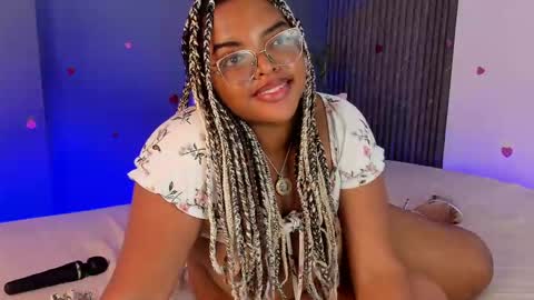 Snapshot of conielaurenth chatting on 02.18.25 conielaurenth online show from 02.18.25