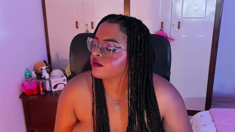 Snapshot of conielaurenth chatting on 09.15.25 conielaurenth online show from 09.15.25