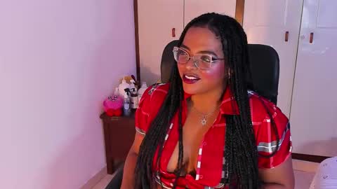 Snapshot of conielaurenth chatting on 09.16.25 conielaurenth online show from 09.16.25