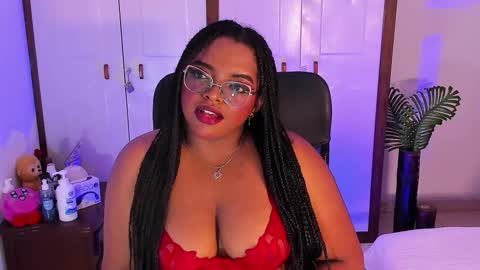 Snapshot of conielaurenth chatting on 09.17.25 conielaurenth online show from 09.17.25