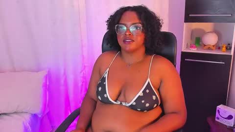 Snapshot of conielaurenth chatting on 10.13.25 conielaurenth online show from 10.13.25