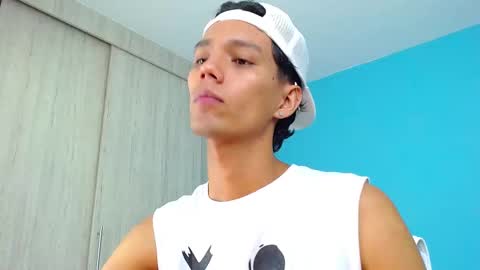 Snapshot of connor_garrett chatting on 10.03.25 Connor online show from 10.03.25