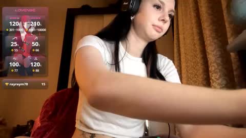 Isabella online show from 11.28.25