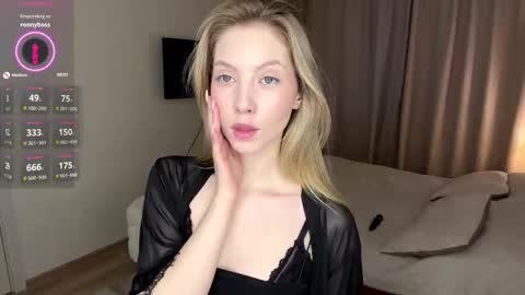 Hello im Sofia Welcme to my room .More hugs and kiss for you online show from 02.01.26