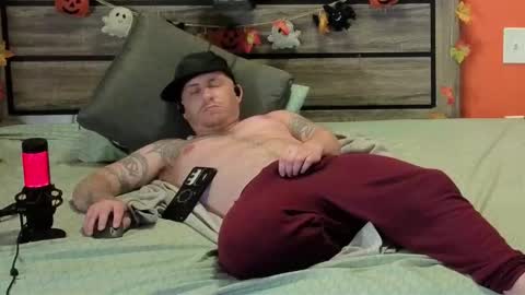 Snapshot of conversationalistx chatting on 10.25.25 only fans and more online show from 10.25.25