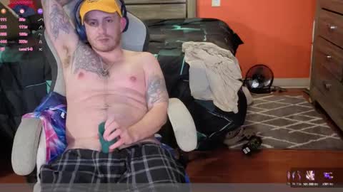 Snapshot of conversationalistx chatting on 11.12.25 only fans and more online show from 11.12.25