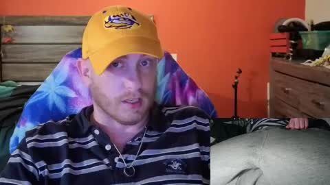 Snapshot of conversationalistx chatting on 12.04.25 only fans and more online show from 12.04.25