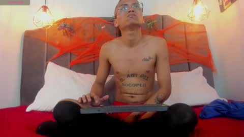 Snapshot of cool_johnson chatting on 10.18.25 cool_johnson online show from 10.18.25