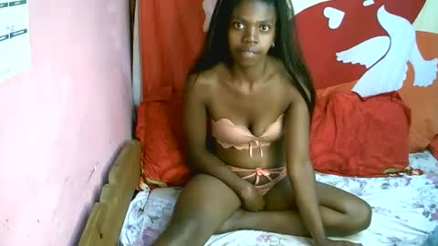 Snapshot of coquine_lara chatting on 05.05.26 coquine_lara online show from 05.05.26
