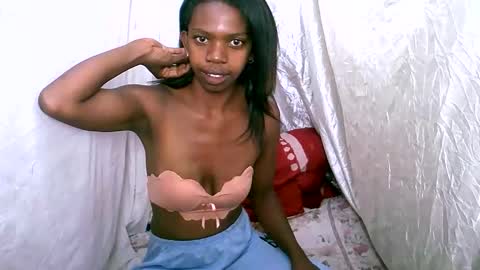 Snapshot of coquine_lara chatting on 05.24.26 coquine_lara online show from 05.24.26