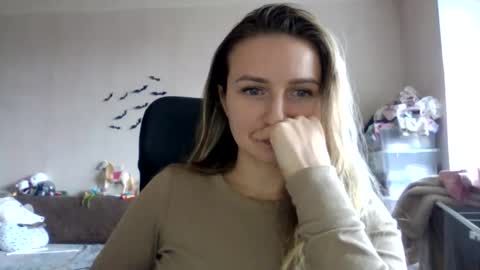 cora_fora online show from 11.19.25