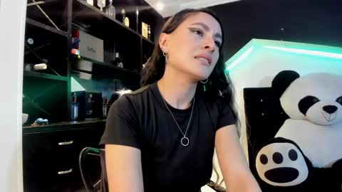 Coral  online show from 02.25.25