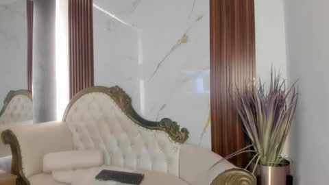 Snapshot of coraliebronson chatting on 10.09.25 Coralie Bronson online show from 10.09.25