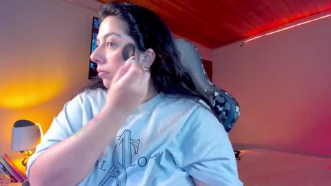 Snapshot of coraline_latin chatting on 01.16.25 Coraline online show from 01.16.25