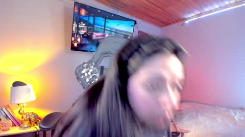 Snapshot of coraline_latin chatting on 01.23.25 Coraline online show from 01.23.25