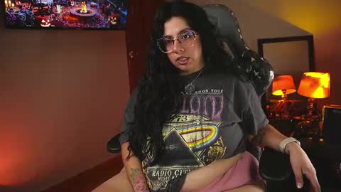 Snapshot of coraline_latin chatting on 10.22.25 Coraline online show from 10.22.25