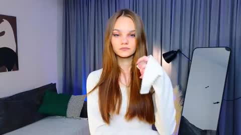 Snapshot of corazonmalinky chatting on 11.10.25 Lia online show from 11.10.25