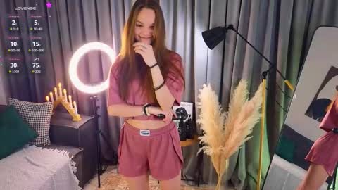 Snapshot of corazonmalinky chatting on 11.27.25 Lia online show from 11.27.25