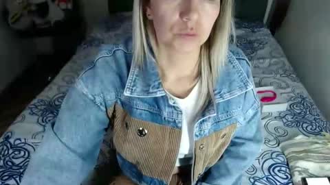 Snapshot of corinnasex chatting on 03.19.26 corinnasex online show from 03.19.26