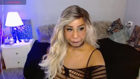 Snapshot of corinndupont chatting on 01.25.25 CORINNDUPONT online show from 01.25.25