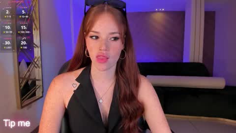 Snapshot of corinnerusso chatting on 11.29.25 Corinne Russo online show from 11.29.25