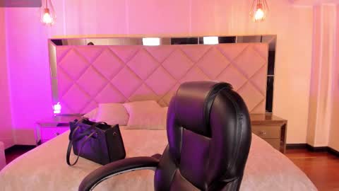 Snapshot of corinnerusso chatting on 02.10.26 Corinne Russo online show from 02.10.26