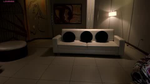 Snapshot of corinnerusso chatting on 02.17.26 Corinne Russo online show from 02.17.26