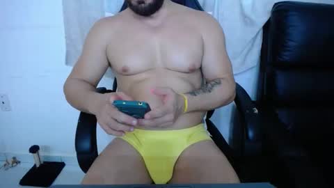 Snapshot of corolaxxl chatting on 04.02.26 corolaxxl online show from 04.02.26