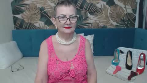 Snapshot of corssika chatting on 11.23.25 corssika online show from 11.23.25