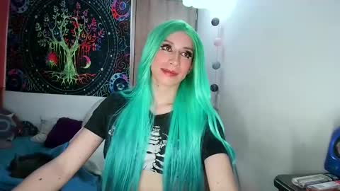 Snapshot of cosmic_crystal chatting on 01.12.25 cosmic_crystal online show from 01.12.25