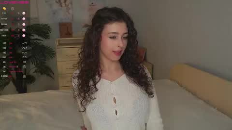 Snapshot of cosmos_baby chatting on 11.08.25 Luna online show from 11.08.25