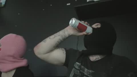 Snapshot of cosy114965 chatting on 05.13.26 Tattooed Milf n Dilf online show from 05.13.26