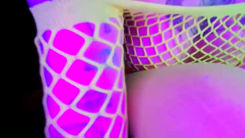 IG heymickymonro yes i have an account now online show from 02.02.25