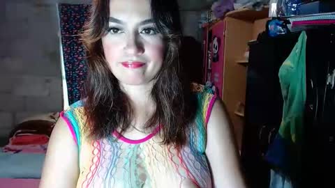 Snapshot of couple_fantasy30 chatting on 10.22.25 Nikol y tomy online show from 10.22.25