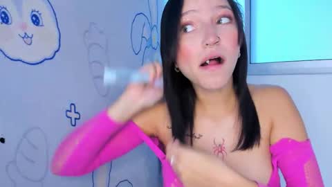 Snapshot of couple_no_limits22 chatting on 11.26.25 couple_no_limits22 online show from 11.26.25