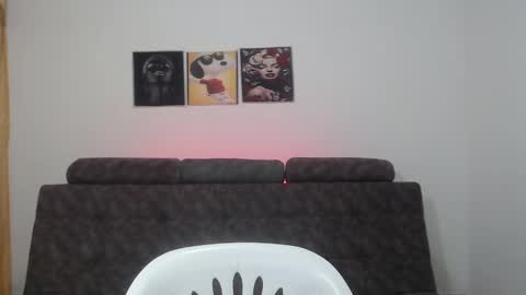  ALEJANDRO Y EMILY  online show from 03.10.25