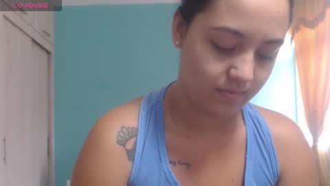 Snapshot of couple_sexandlove chatting on 01.12.26 ALEJANDRO Y EMILY online show from 01.12.26