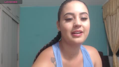 Snapshot of couple_sexandlove chatting on 01.18.26 ALEJANDRO Y EMILY online show from 01.18.26